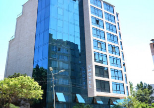 L Plaza