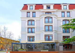 City Avenue Hotel
